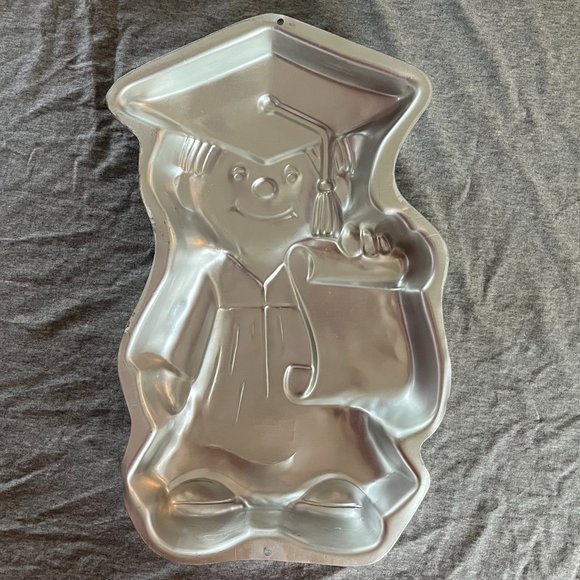 Wilton Proud Graduate Cake Pan 1995 2105-1800 - Picture 2 of 3